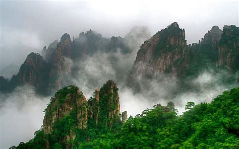 where are what mountains are in china